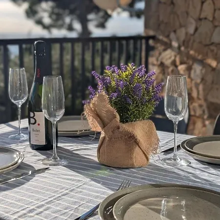 Kerstin Bruns - Lissa With Ocean Views * Τόσα ντε Μαρ